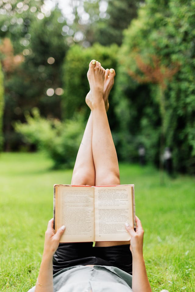 Aménager un coin lecture ombragé au jardin